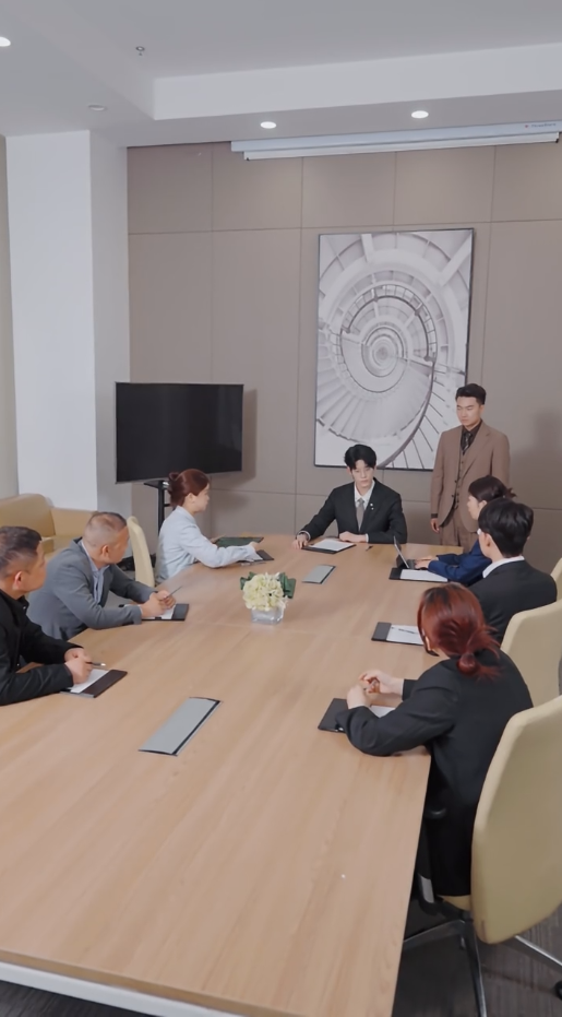 離婚后，哥哥們送我十個男模(全集)