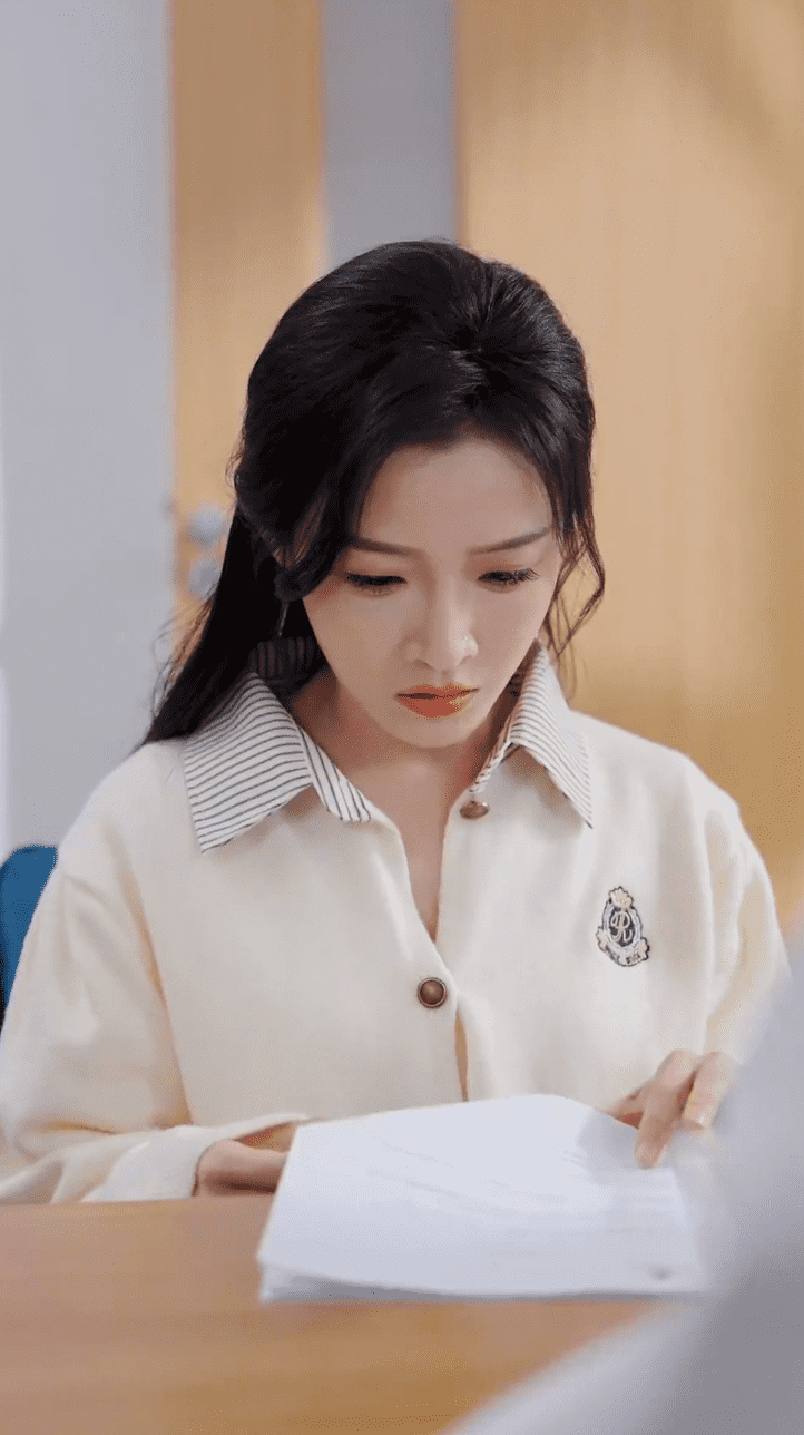 離婚后，陸總舔狗上身幫我提鞋(全集)